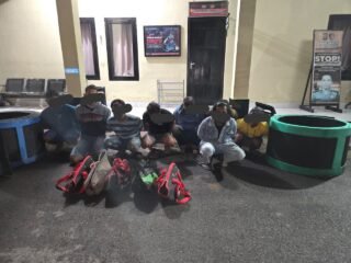 Kerap Resahkan Warga, 8 Pelaku Judi Sabung Ayam di Amonggedo Konawe Sultra Digerebek Polisi