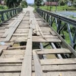 Jualan Bertaruh Nyawa, Pedagang Keluhkan Jembatan Rusak Di Bombana Sulawesi Tenggara