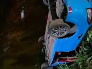 Kecelakaan Tunggal Mobil Toyota Ayla Terjun Dan Terbalik di Kolaka Sulawesi Tenggara