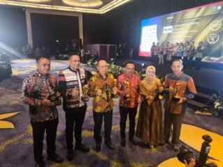 Bupati Konawe Yusran Akbar Sabet Penghargaan Top Pembina BUMD Dorong Transformasi Digital