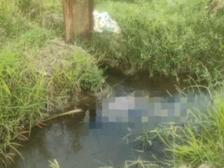 Tragis, Jasad Balita Ditemukan Di Saluran Irigasi Kabupaten Konawe. Diduga Tenggelam Saat Hendak Mandi