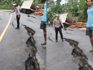 Truk Muatan Kayu Tergelincir Akibat Jalan Amblas Di Trans Sulawesi Konawe Utara