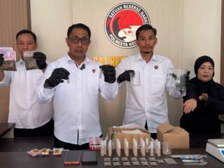 Produksi dan Jual Sinte Rp500 Ribu Per Botol. Dua Pelaku Diamankan Satresnarkoba Polresta Kendari Sultra