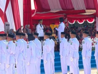 Bendera Sang Saka Merah Putih Sukses Dikibarkan. Bupati Konawe Yusran Akbar Pimpin Upacara HUT RI Ke-81
